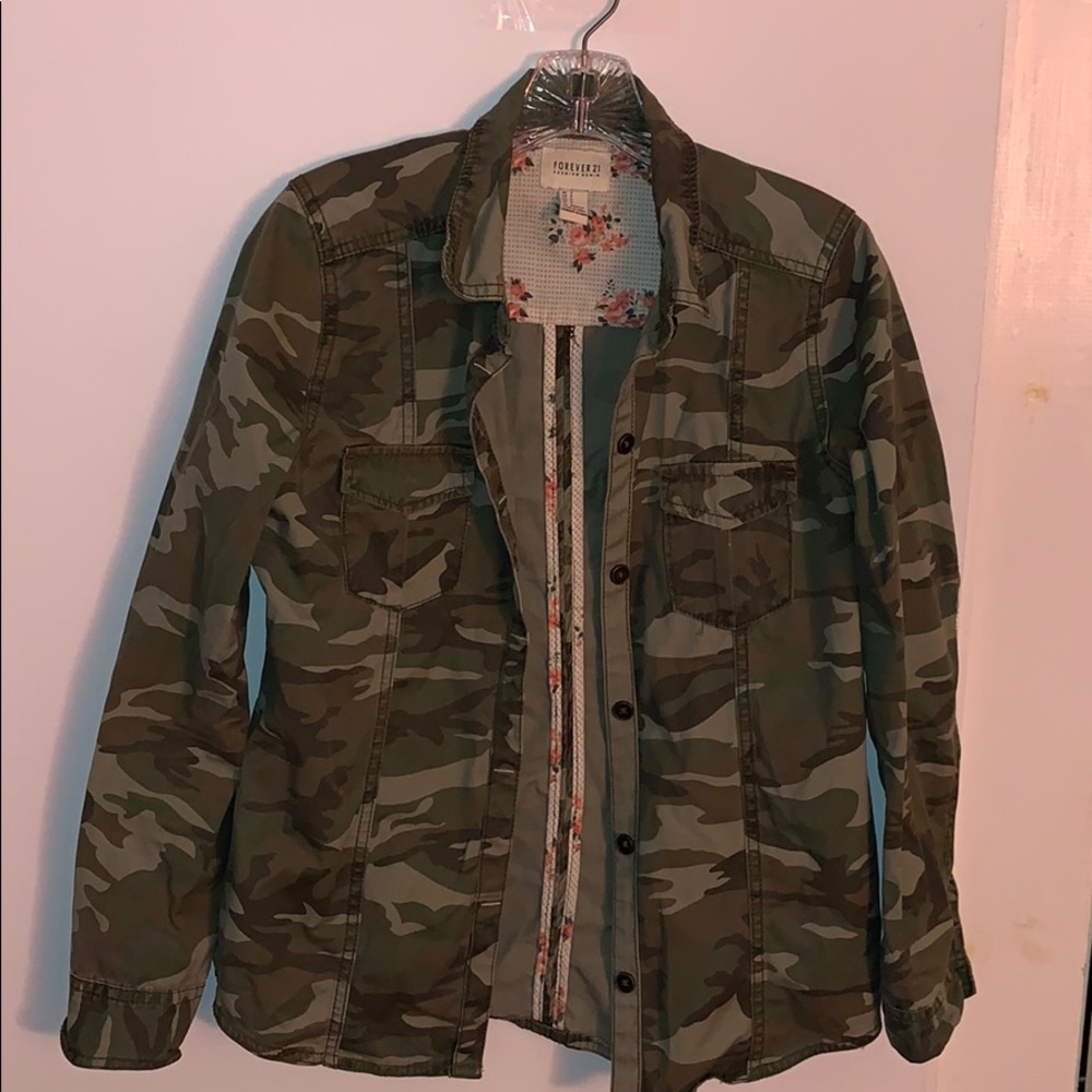 Forever 21 Camo Jacket Woman’s Small